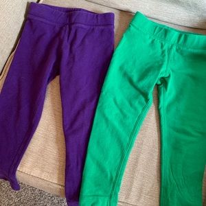 2 pairs of leggings